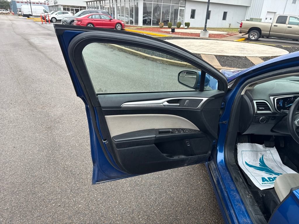 Used 2018 Ford Fusion S image 14