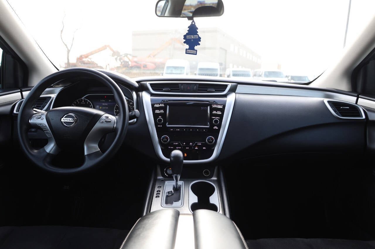 Used 2016 Nissan Murano S FWD image 14