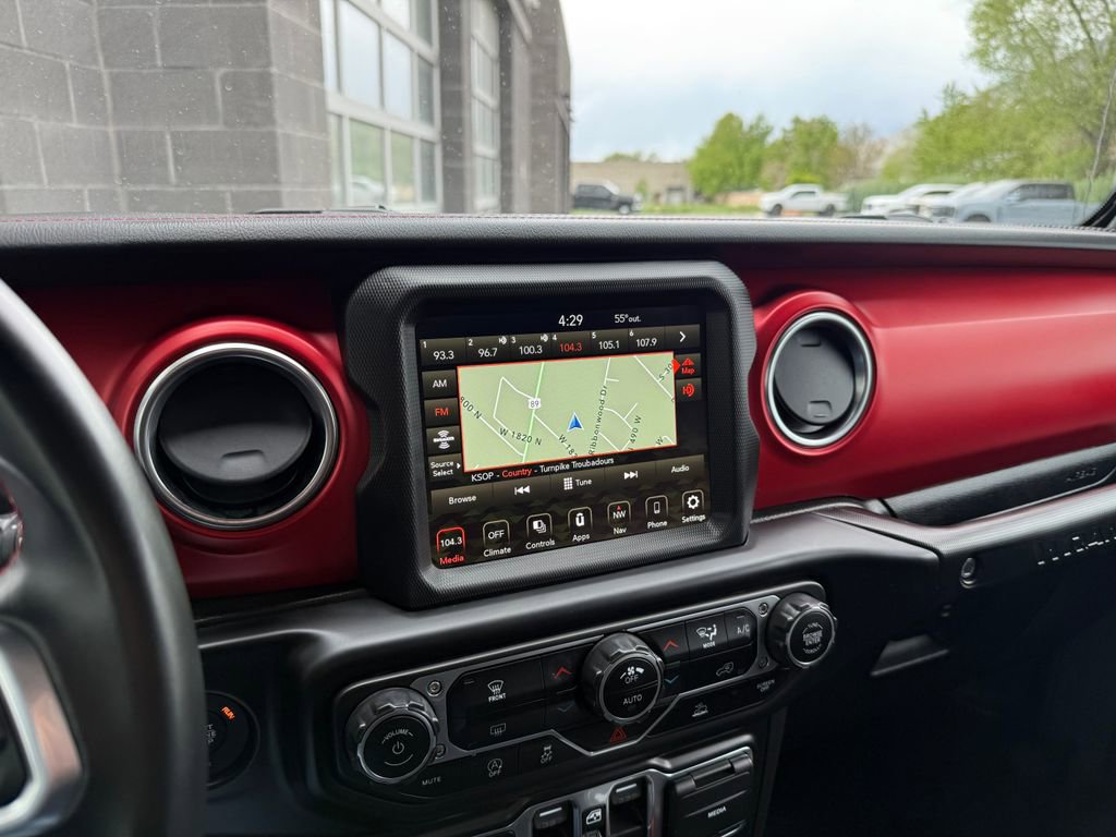 Used 2021 Jeep Wrangler Unlimited Rubicon AWD/4WD image 39