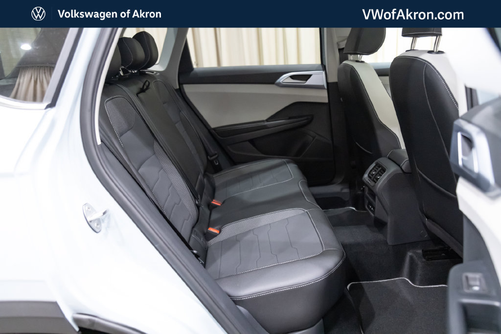 New 2026 Volkswagen Taos SE FWD image 14