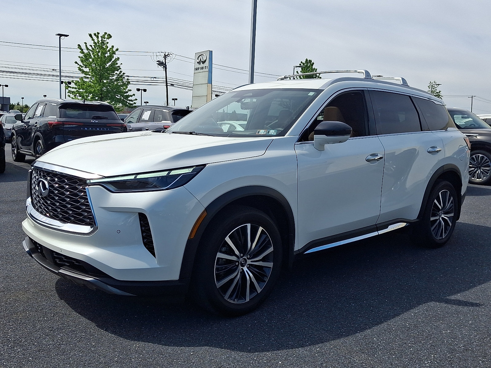 Certified 2025 INFINITI QX60 Sensory w/ Vision Package AWD/4WD image 6