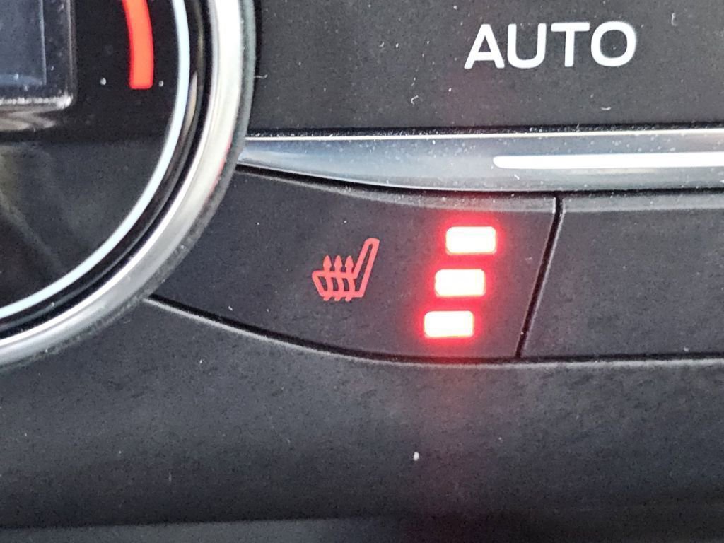 Used 2020 Ford Escape Titanium image 12