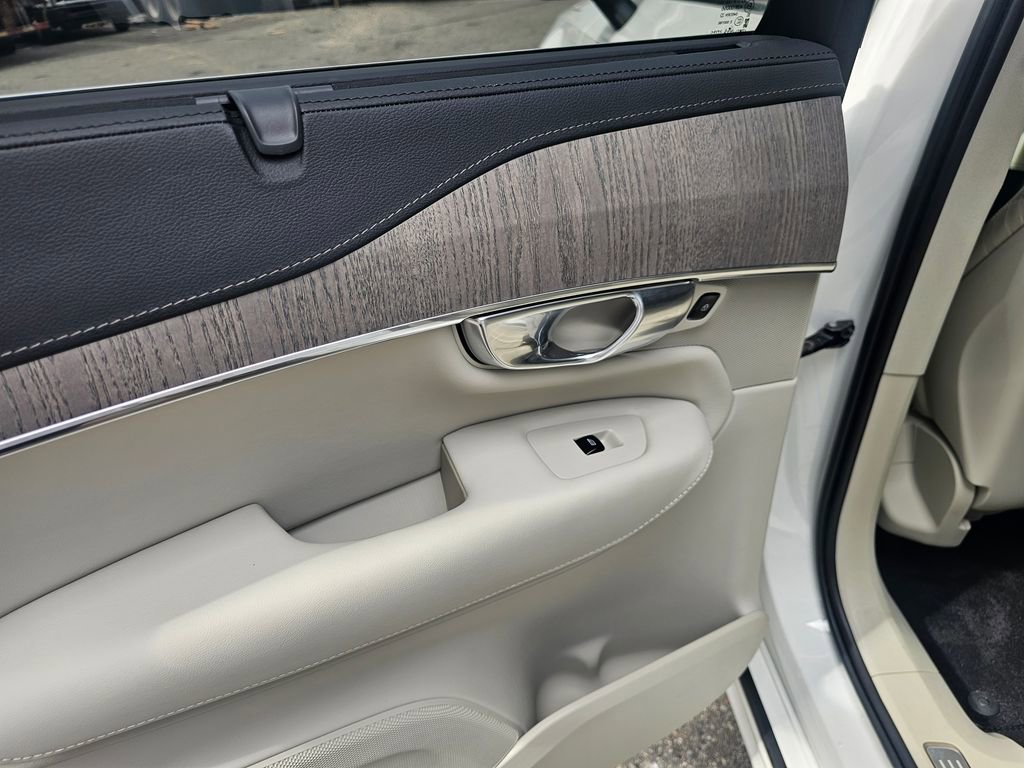 Certified 2023 Volvo XC90 B6 Ultimate w/ Protection Package image 15