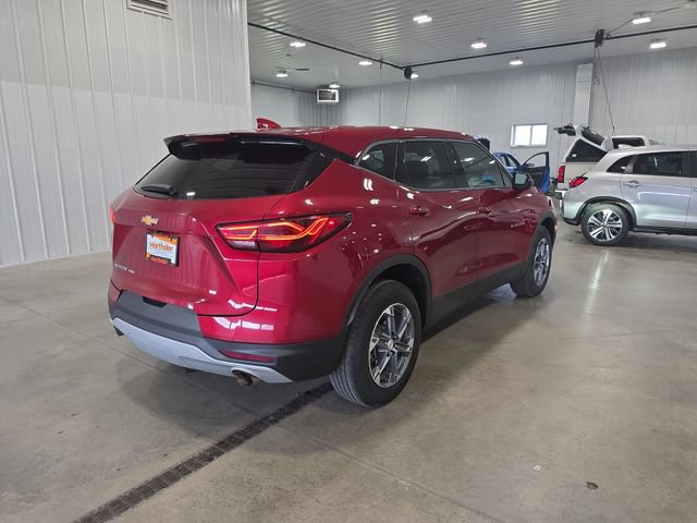 Used 2025 Chevrolet Blazer LT AWD/4WD image 8