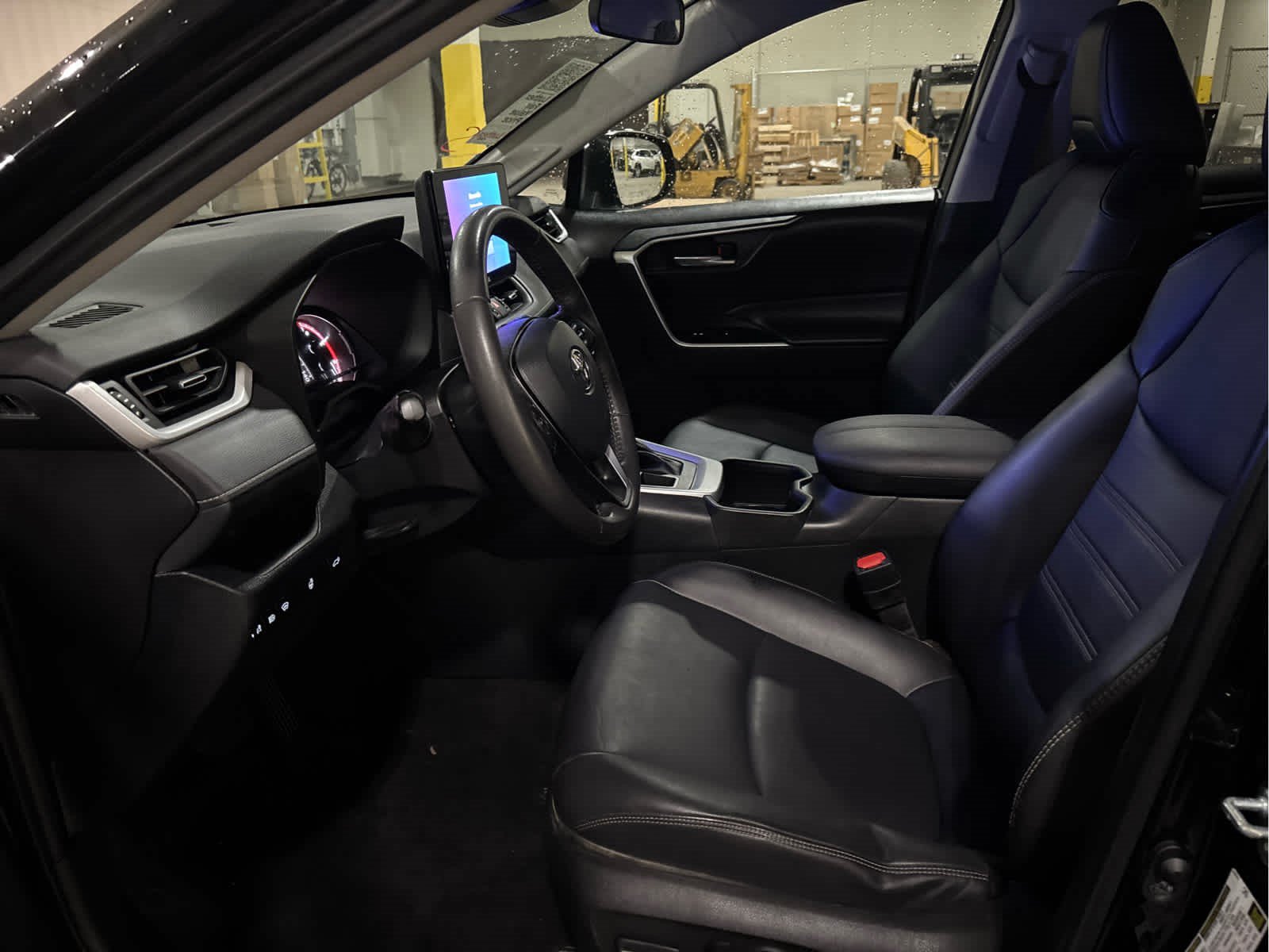 Used 2023 Toyota RAV4 XLE Premium AWD/4WD image 7