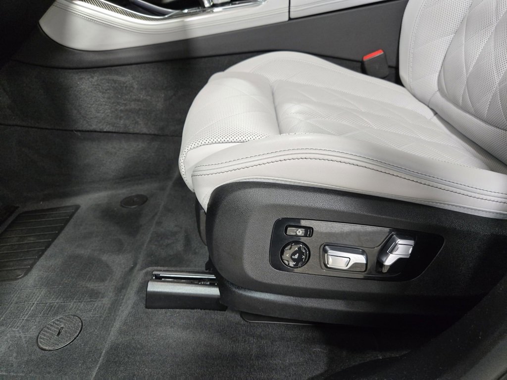 Used 2023 BMW X5 M50i w/ Executive Package image 13