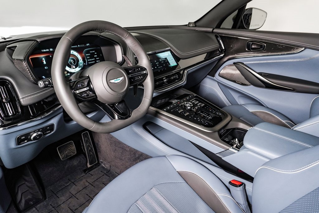 Used 2025 Aston Martin DBX 707 image 23