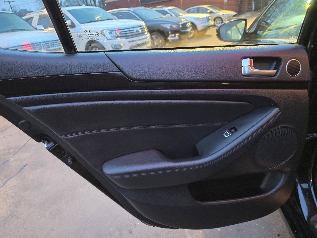 Used 2014 Kia Cadenza Premium image 40