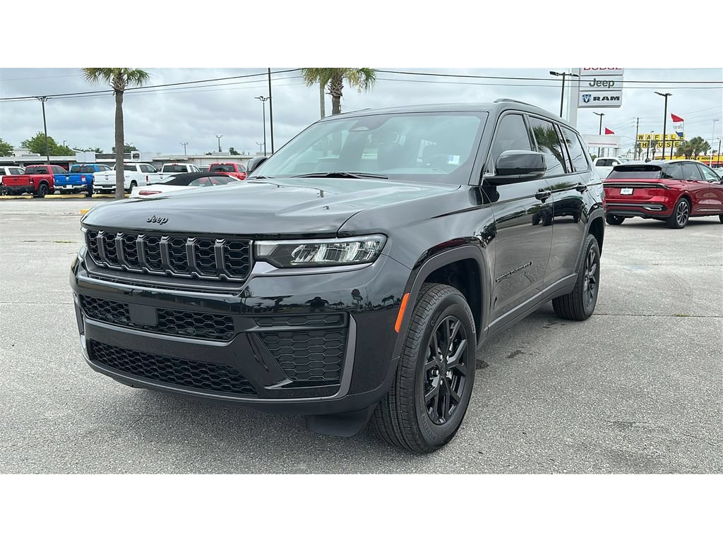 New 2026 Jeep Grand Cherokee L 2WD image 2