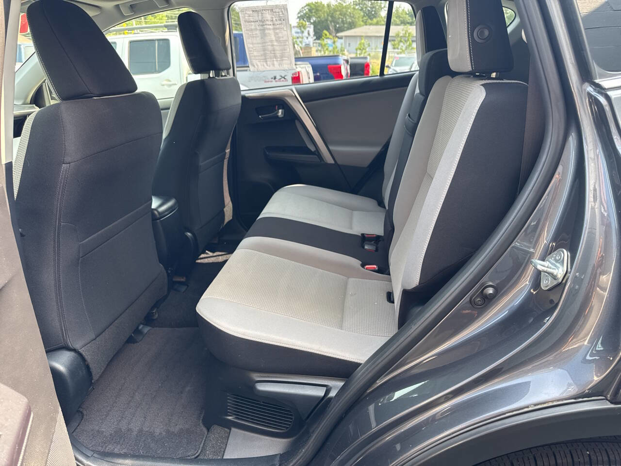 Used 2017 Toyota RAV4 XLE w/ Carpet Mat Package image 18