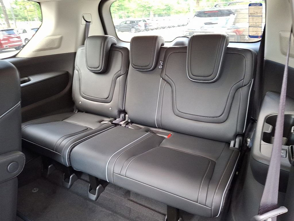 New 2025 INFINITI QX80 Luxe image 6