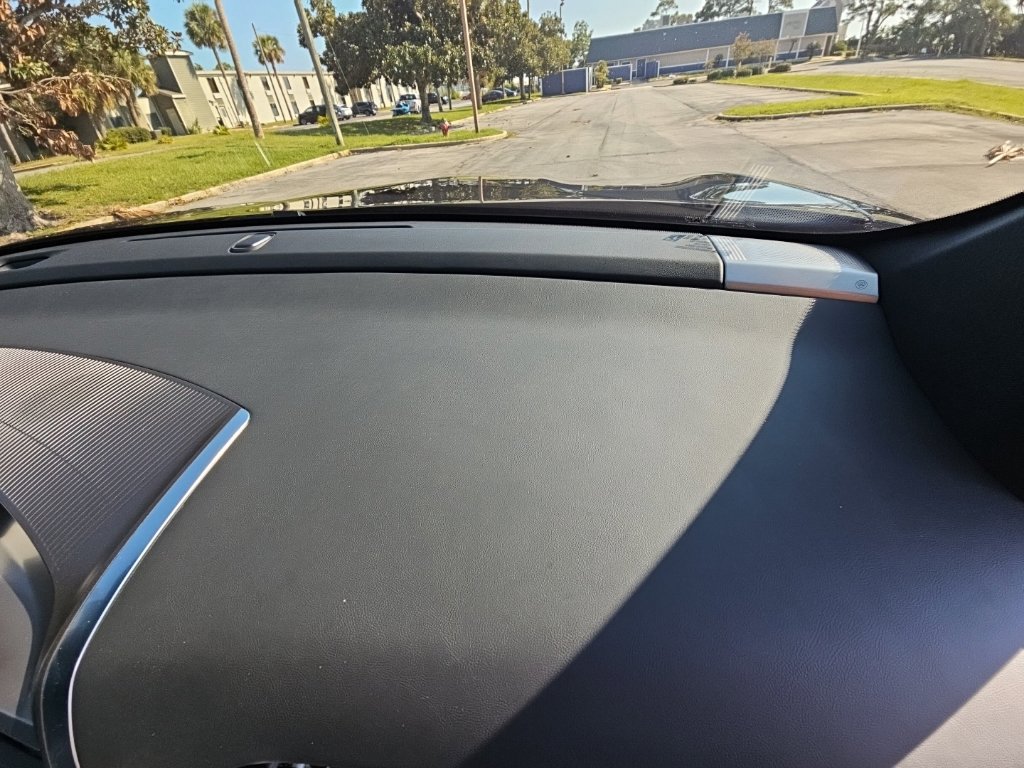 Used 2027 Cadillac Vistiq Luxury AWD/4WD image 24