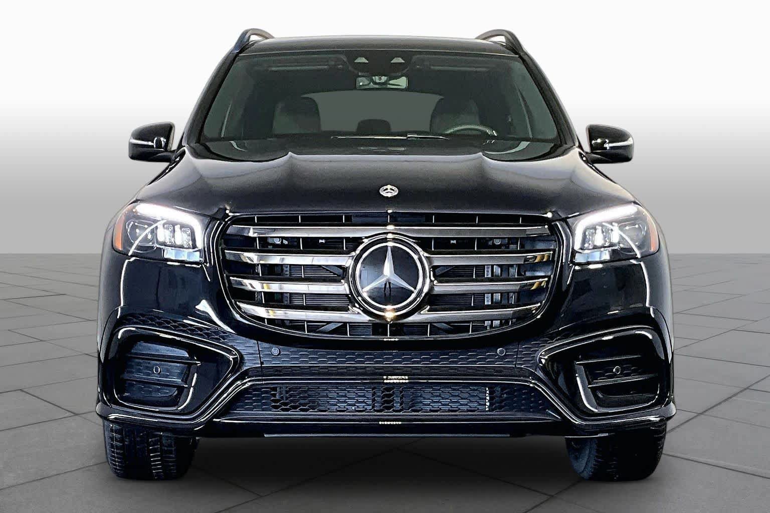 New 2026 Mercedes-Benz GLS 450 4MATIC image 2