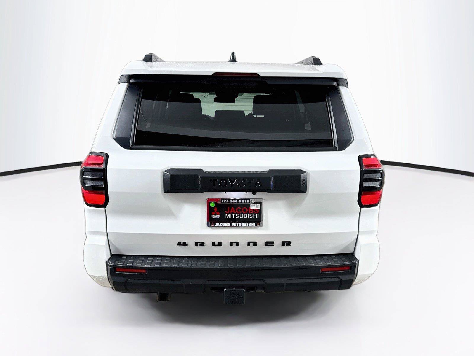 Used 2025 Toyota 4Runner SR5 AWD/4WD image 4
