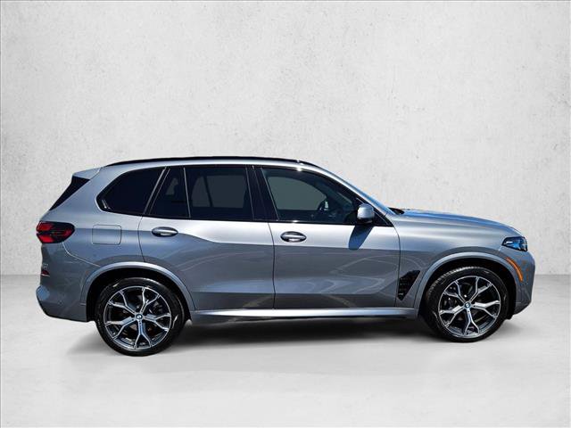 Certified 2026 BMW X5 xDrive40i w/ M Sport Package AWD/4WD image 4