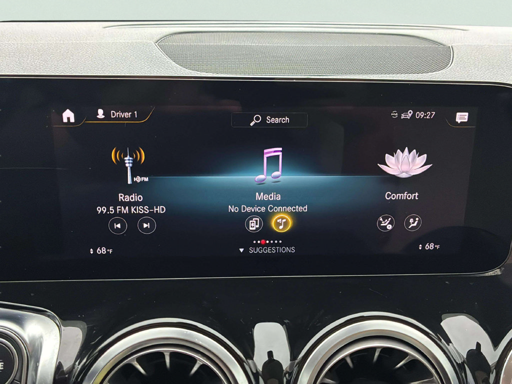 Used 2023 Mercedes-Benz GLB 250 image 27