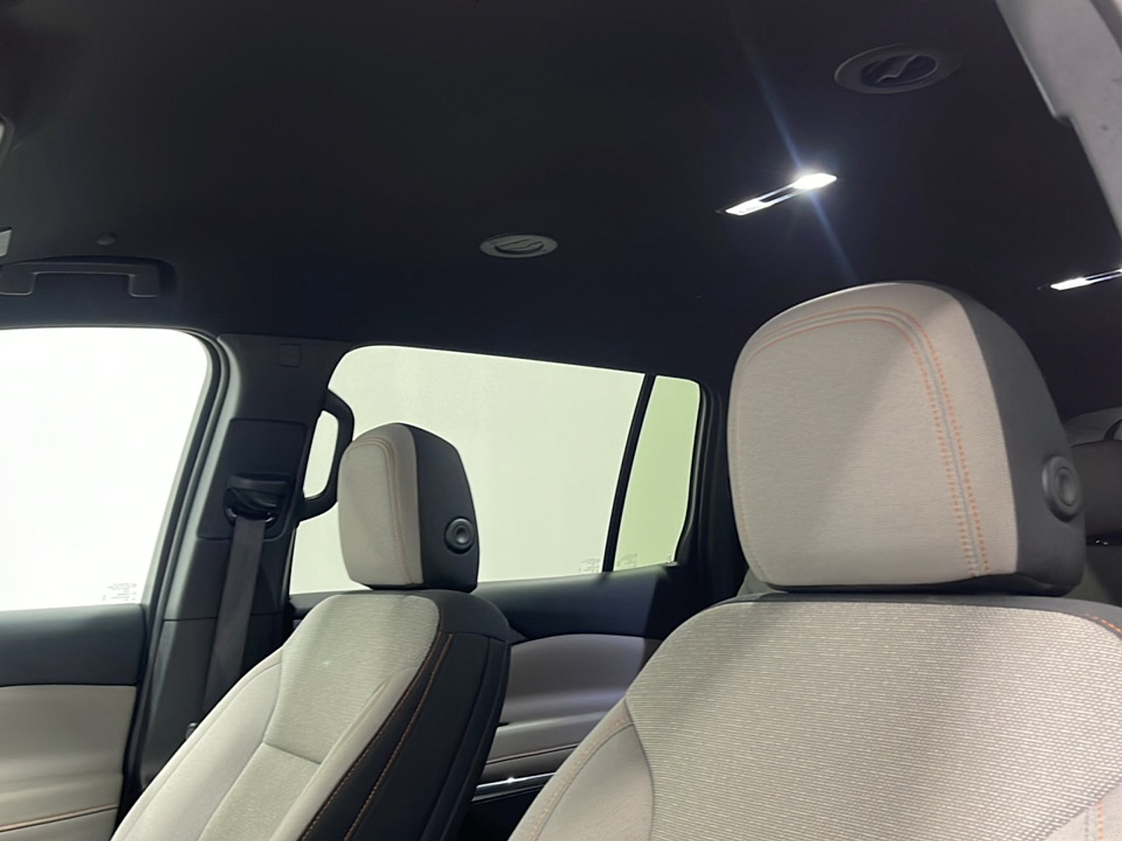 Used 2026 Chevrolet Traverse LT w/ Driver Confidence Package FWD image 12