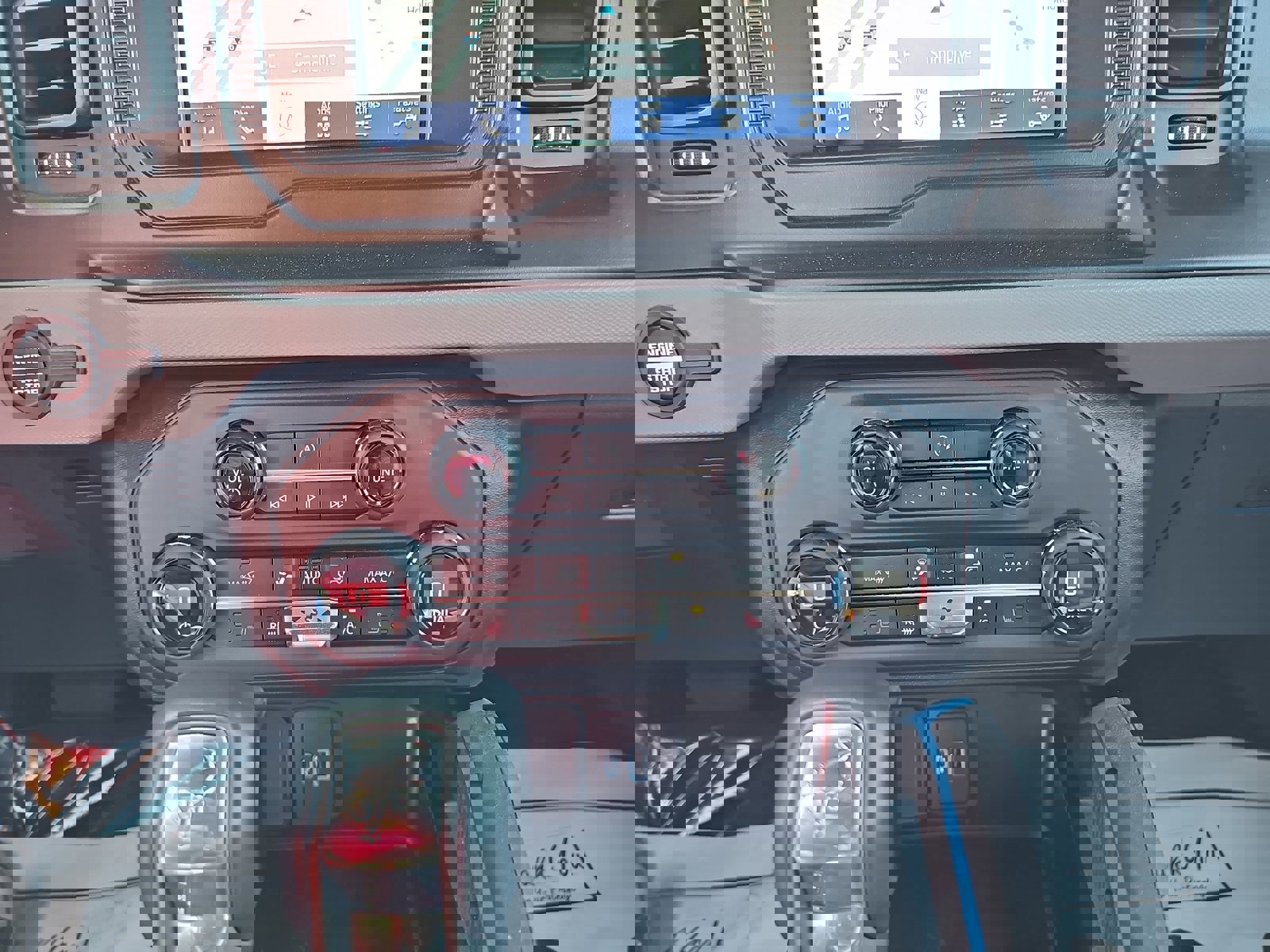 Used 2023 Ford Bronco Black Diamond w/ Sasquatch Package image 26