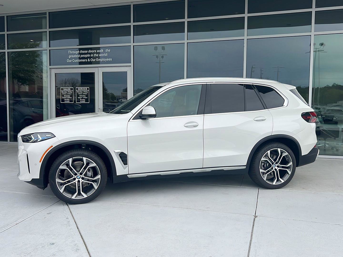 New 2026 BMW X5 xDrive40i image 3