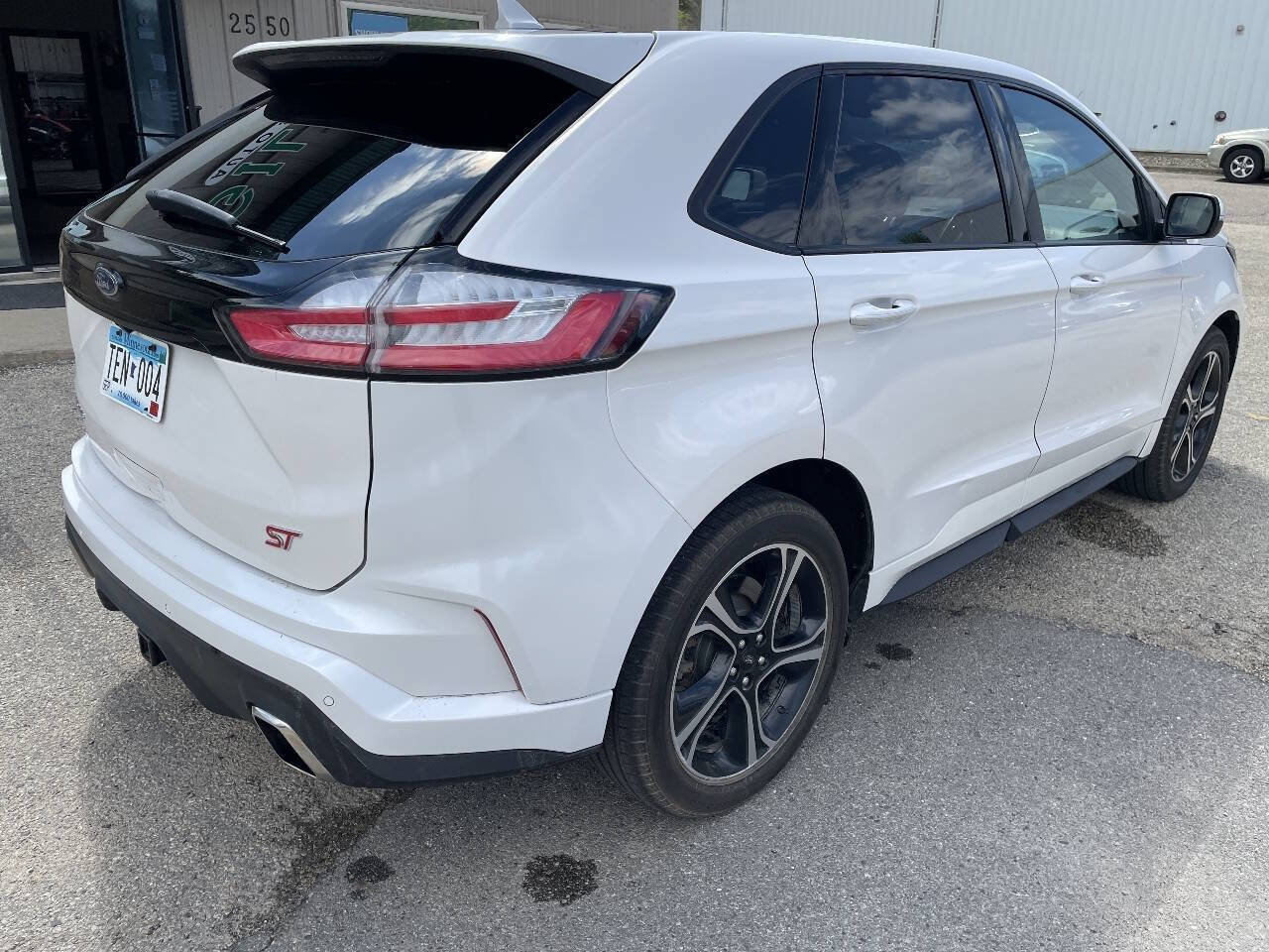 Used 2019 Ford Edge ST w/ Cold Weather Package AWD/4WD image 9