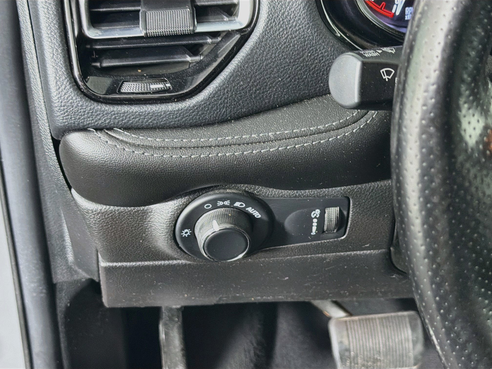 Used 2023 Dodge Durango SXT RWD image 17