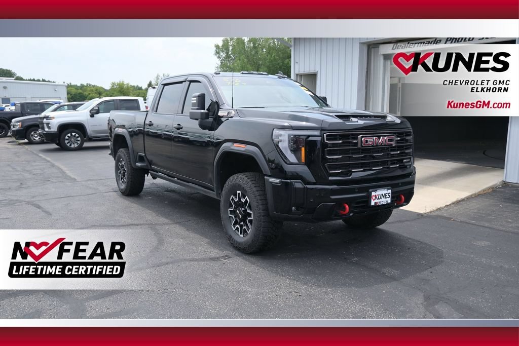 Used 2025 GMC Sierra 2500 AT4X AWD/4WD image 1