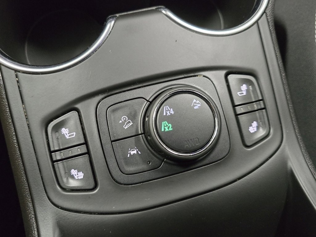 Used 2024 GMC Terrain SLT image 6