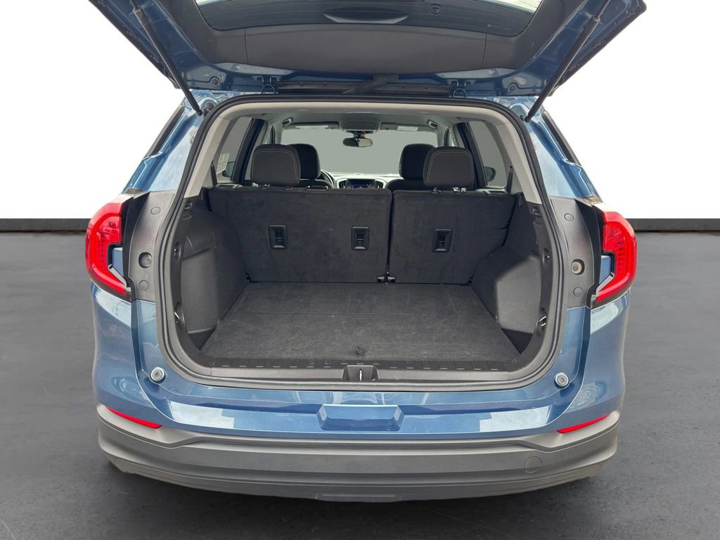 Used 2024 GMC Terrain SLE image 24