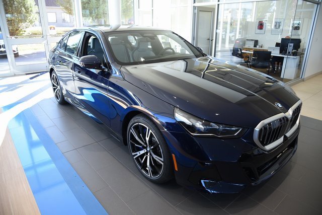 New 2026 BMW 540i xDrive w/ M Sport Package image 4