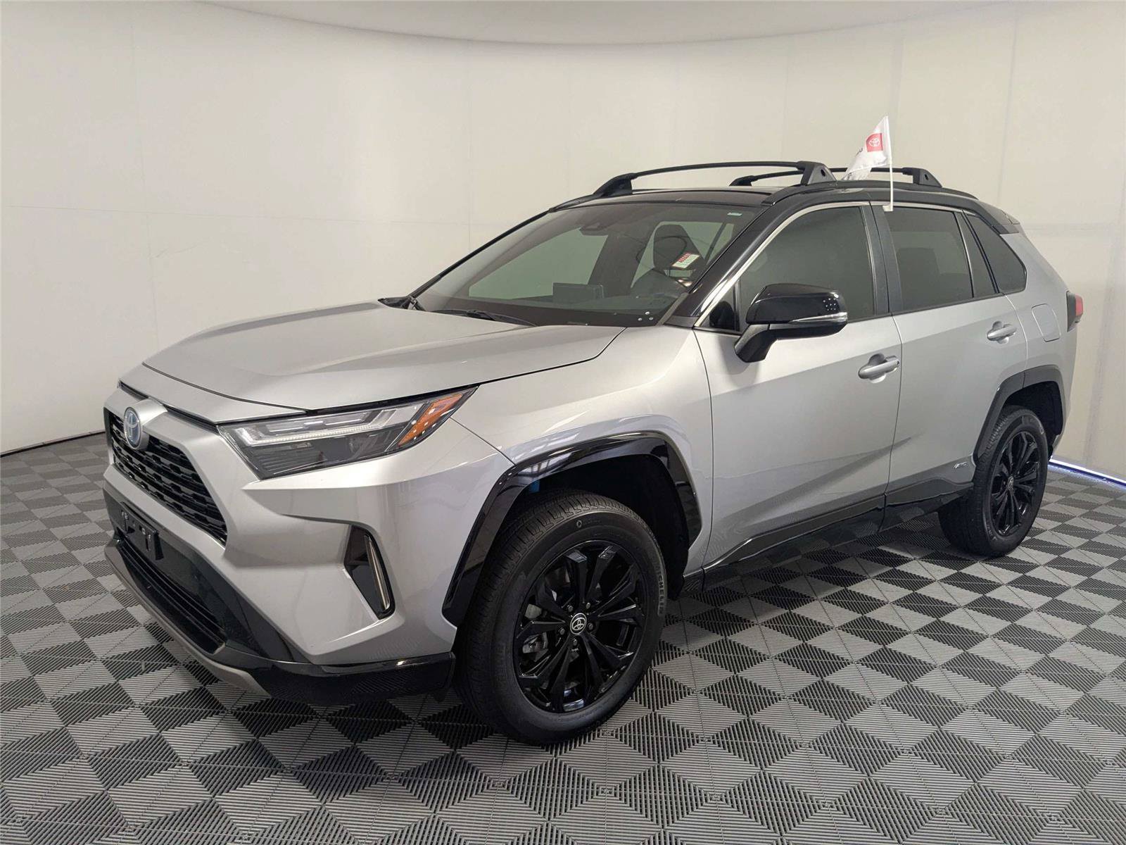 Certified 2022 Toyota RAV4 XSE AWD/4WD image 2