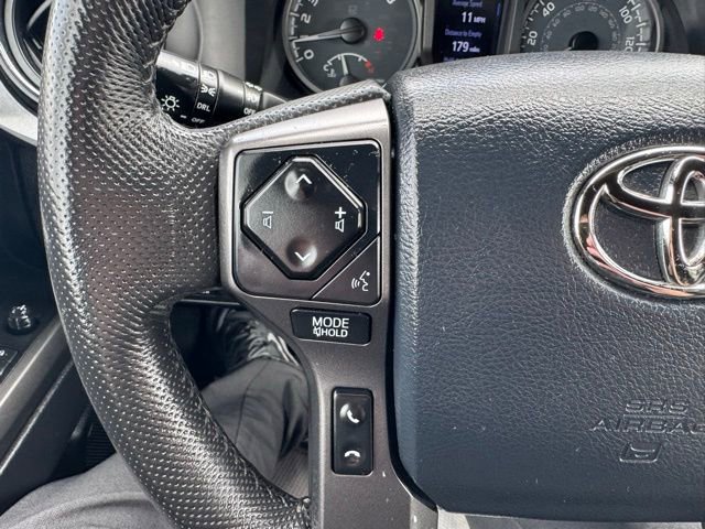 Used 2020 Toyota Tacoma TRD Off-Road w/ Technology Package image 19