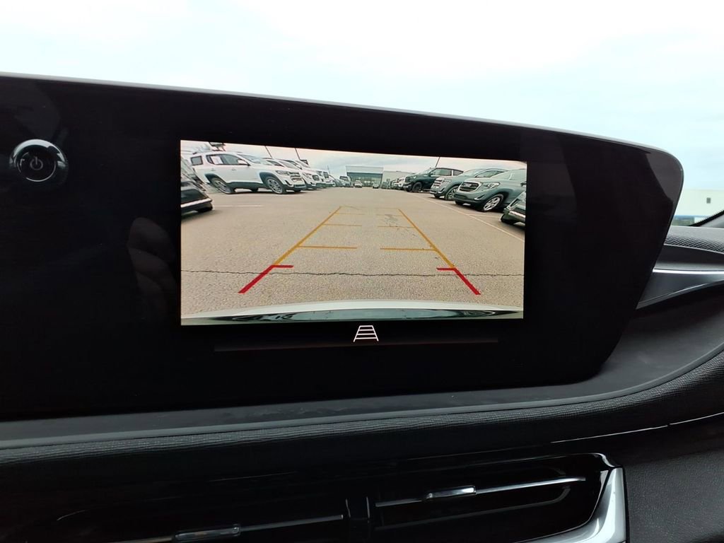Used 2024 Buick Envista Sport Touring w/ Convenience I Package FWD image 18
