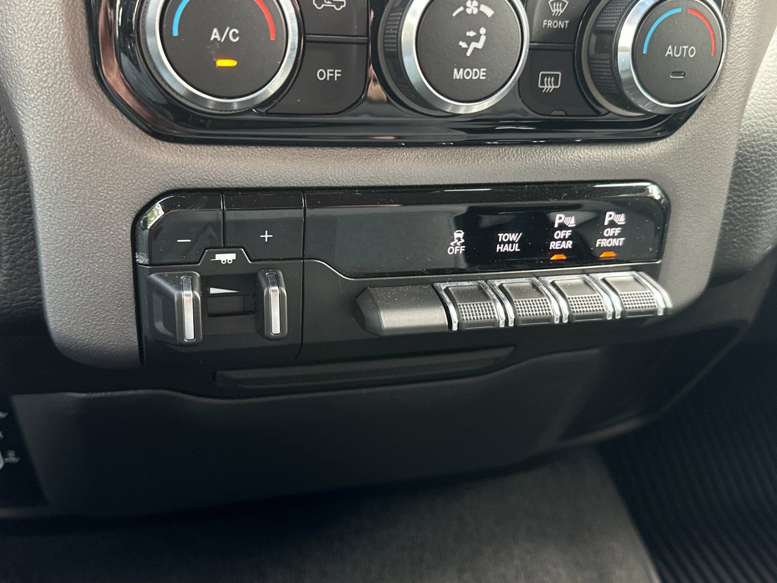 Used 2019 RAM 1500 Big Horn image 26