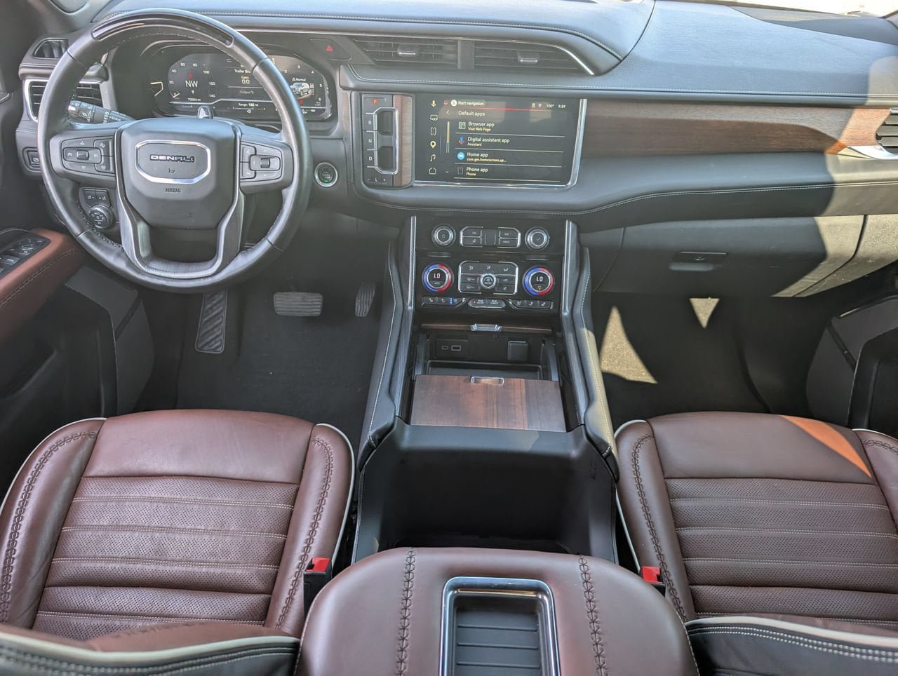 Used 2023 GMC Yukon Denali Ultimate AWD/4WD image 9