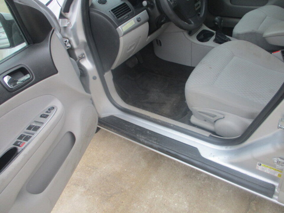 Used 2010 Chevrolet Cobalt LT image 22