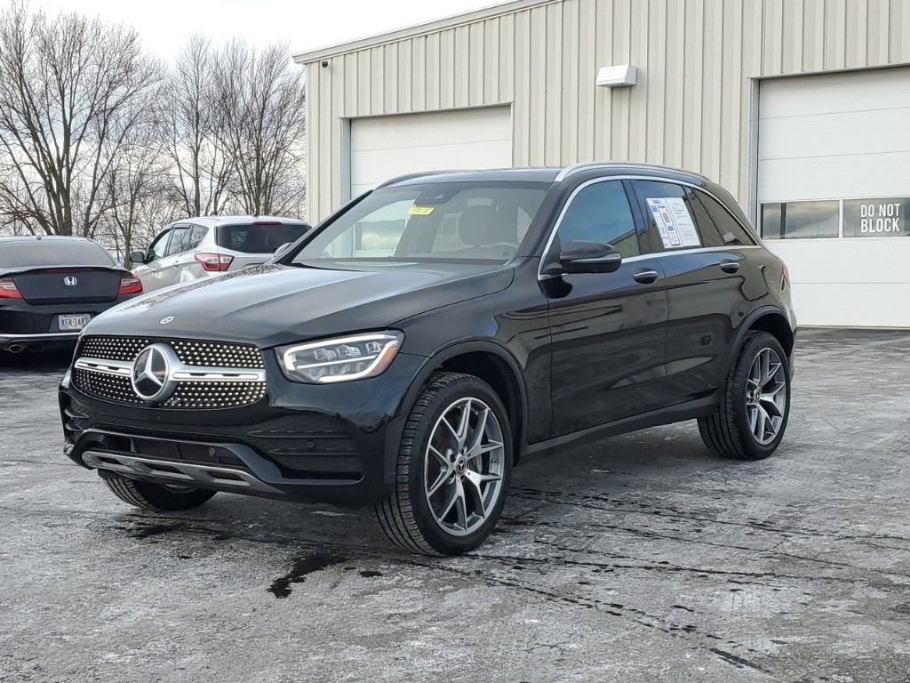 Used 2022 Mercedes-Benz GLC 300 4MATIC image 3