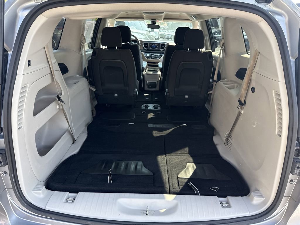 Used 2018 Chrysler Pacifica Touring Plus w/ Tire & Wheel Group image 19