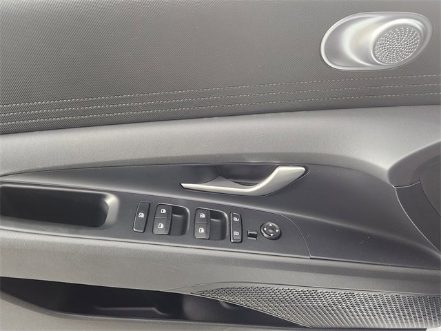 Certified 2025 Hyundai Elantra Blue image 9