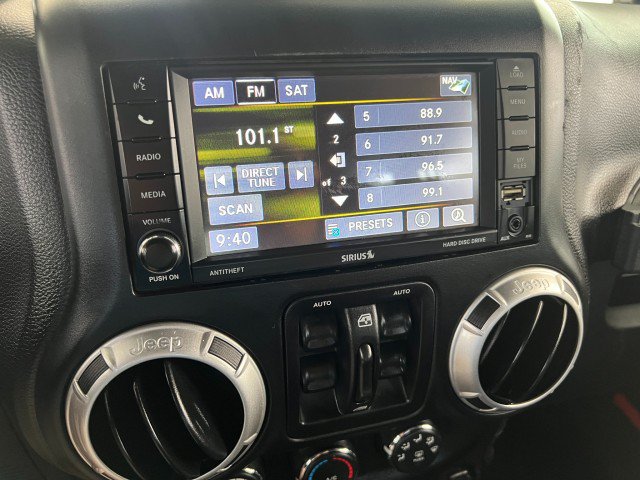 Used 2015 Jeep Wrangler Unlimited Rubicon AWD/4WD image 18