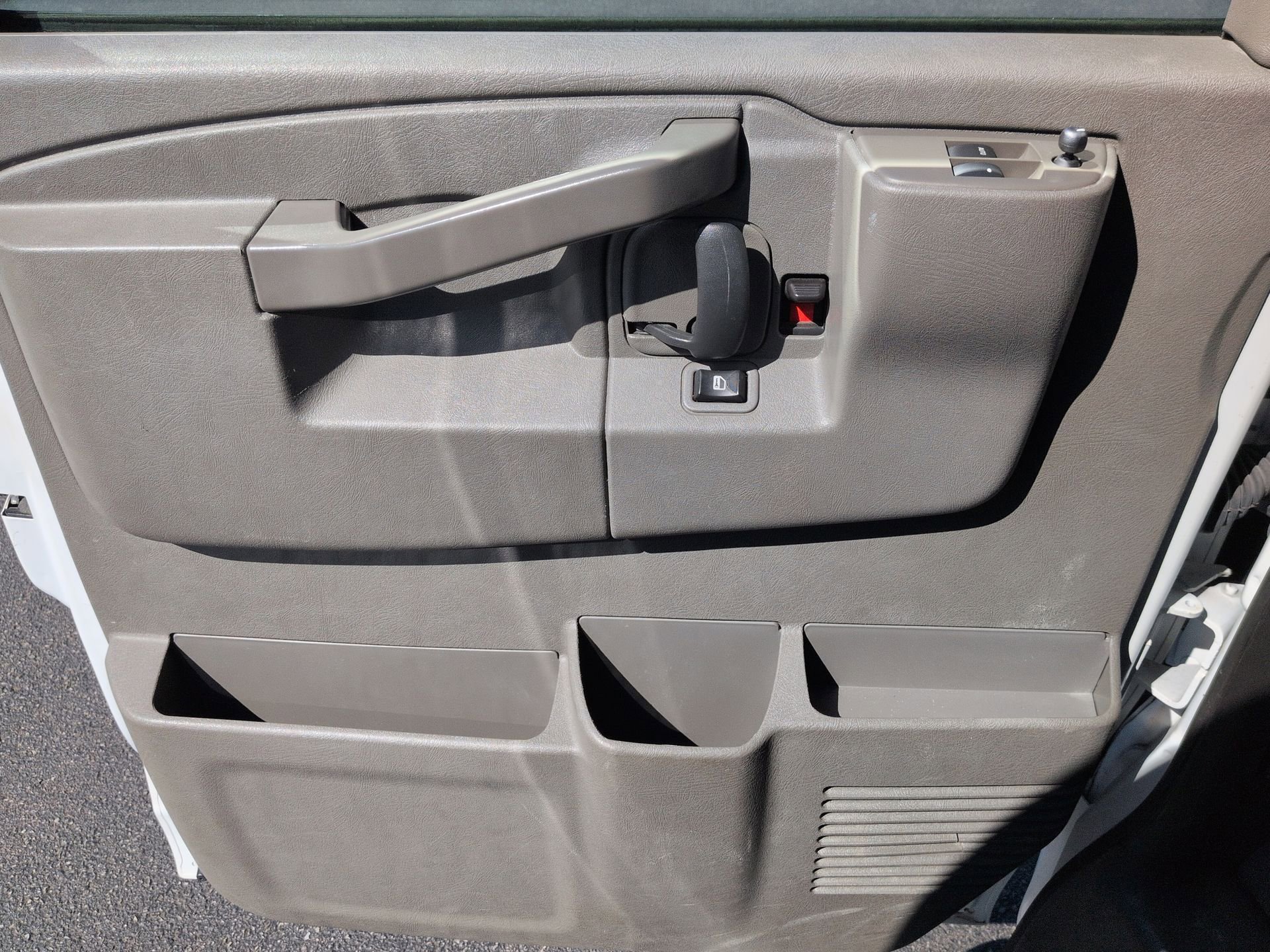 Used 2024 GMC Savana 2500 w/ Driver Convenience Package image 19