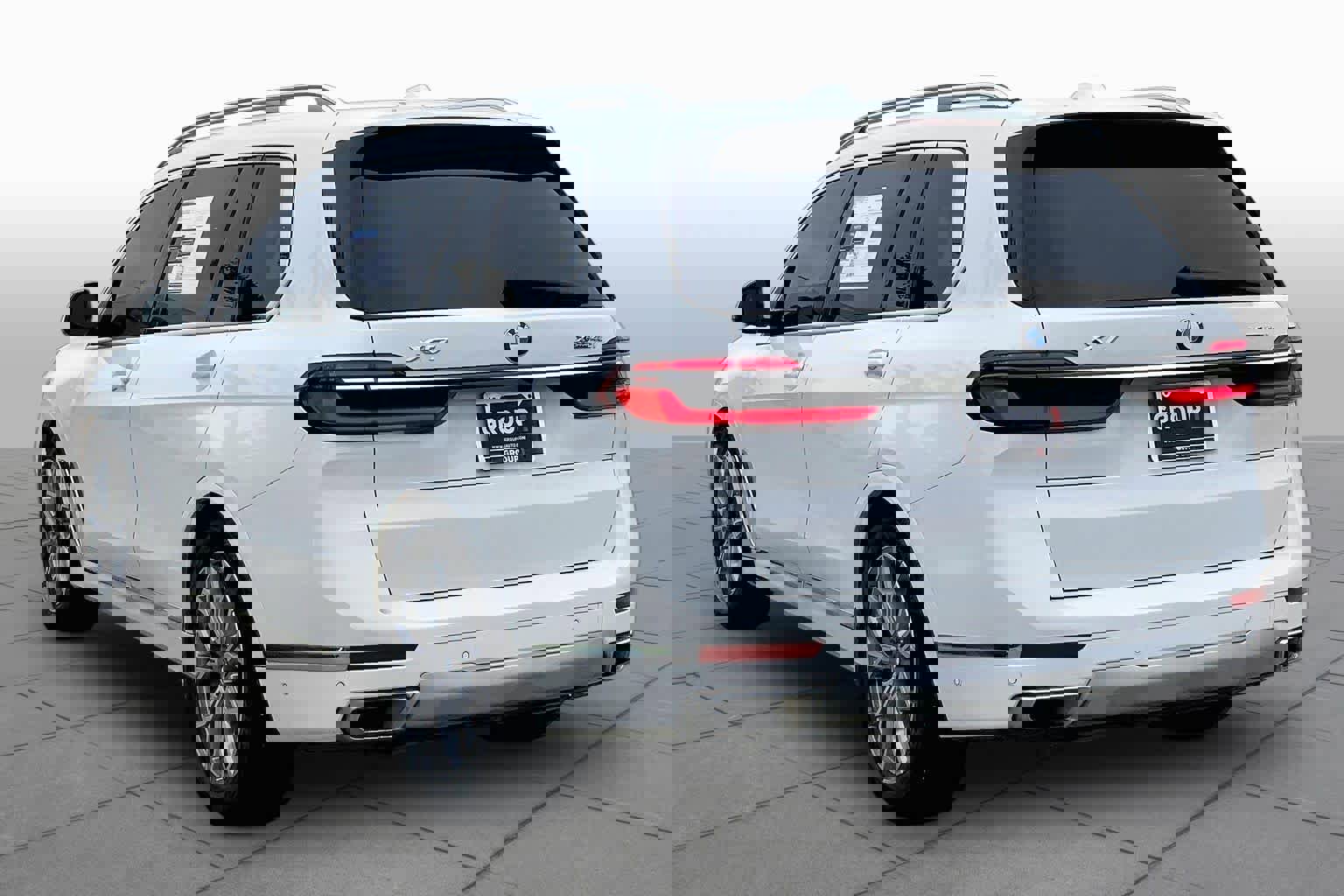 Used 2024 BMW X7 xDrive40i w/ Executive Package image 11