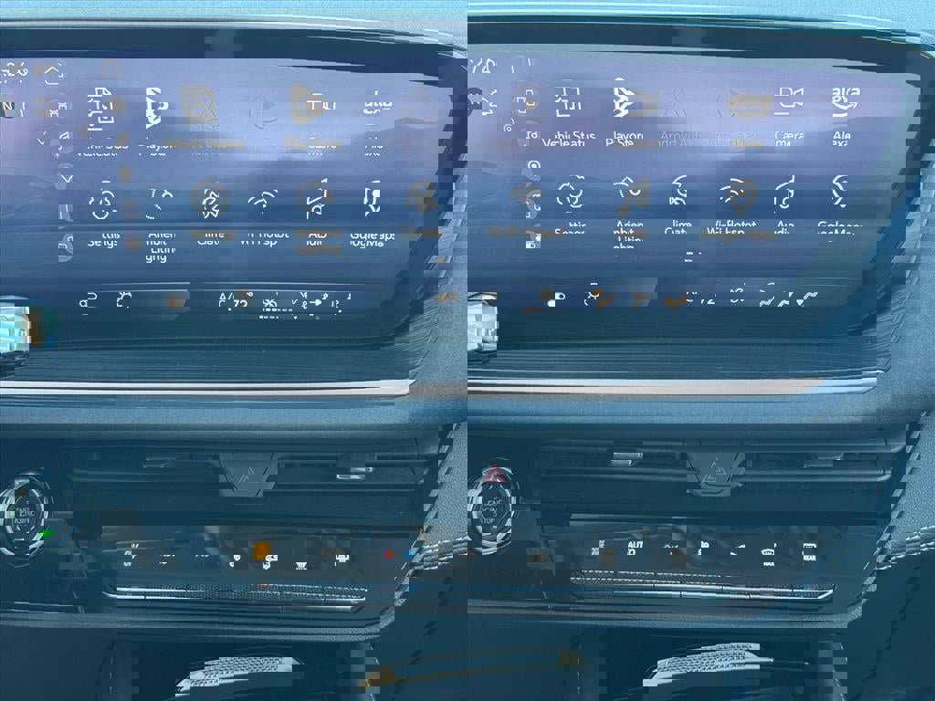 Certified 2025 Buick Envision Sport Touring image 9