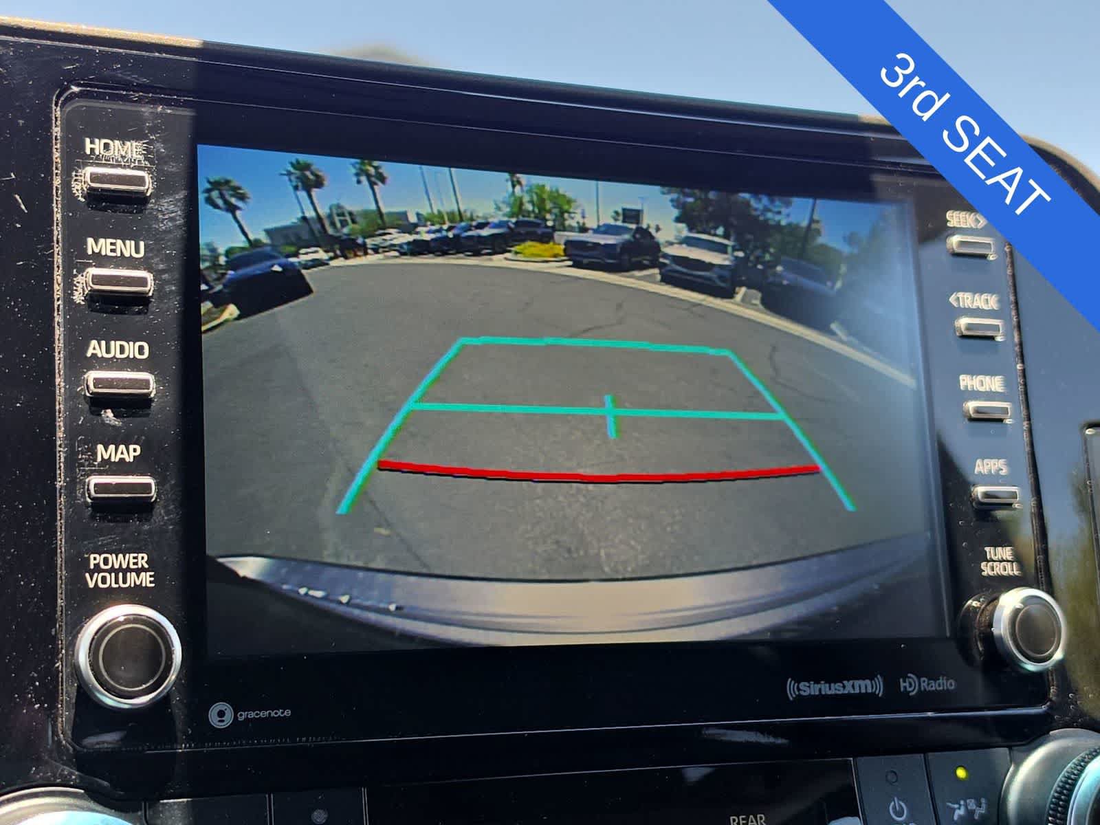 Used 2021 Toyota Highlander LE FWD image 26