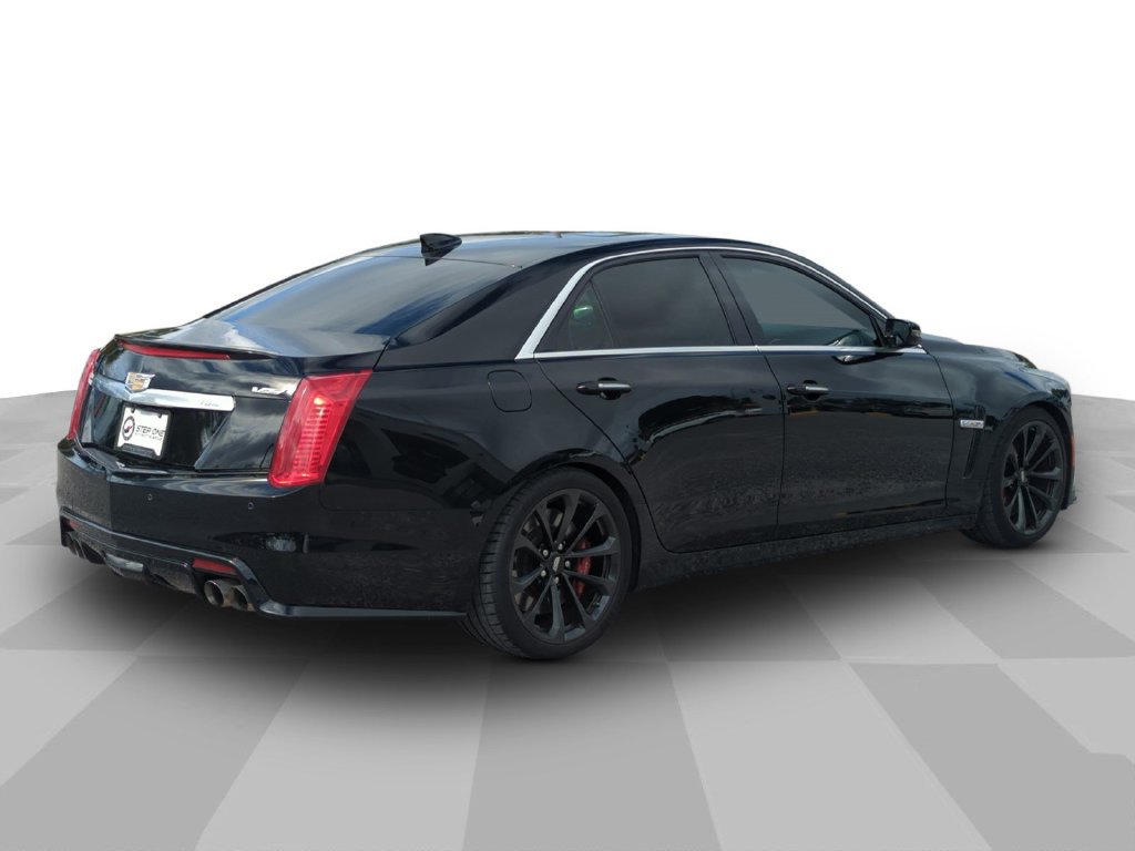 Used 2018 Cadillac CTS V w/ Luxury Package RWD image 7