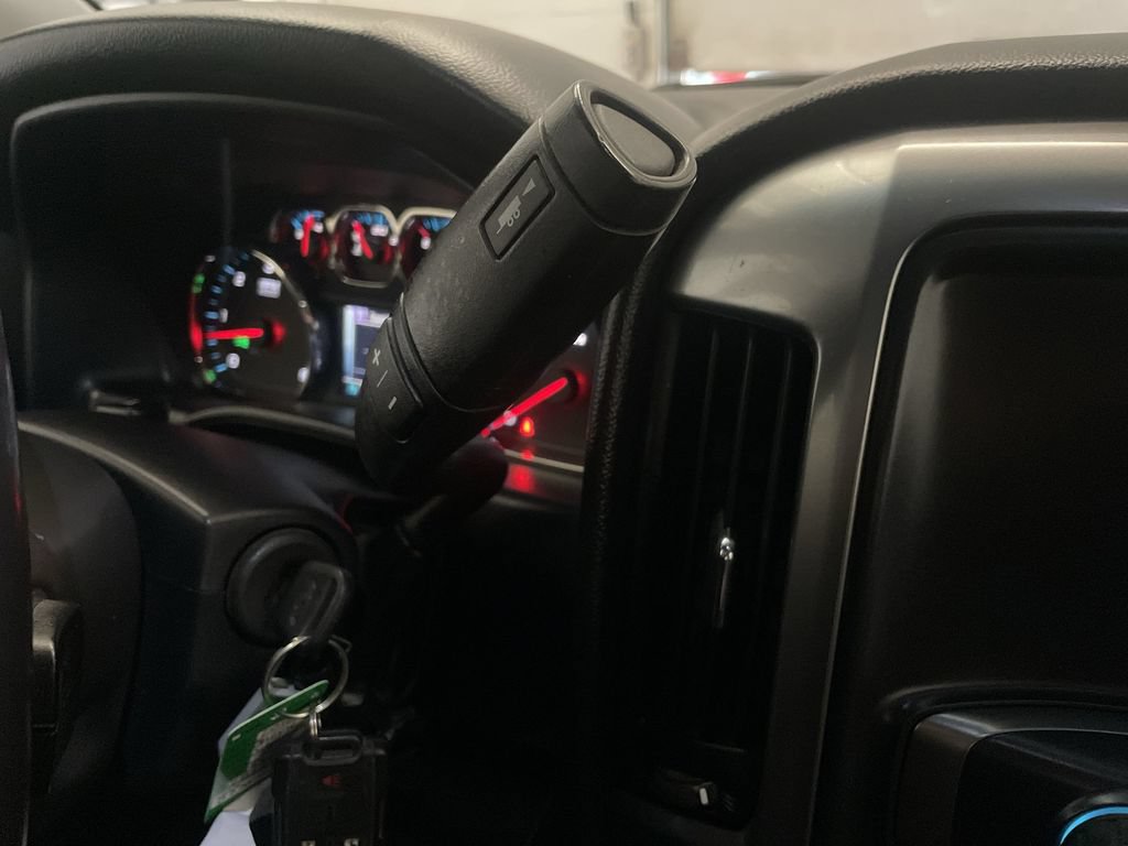 Used 2015 Chevrolet Silverado 1500 LT AWD/4WD image 8
