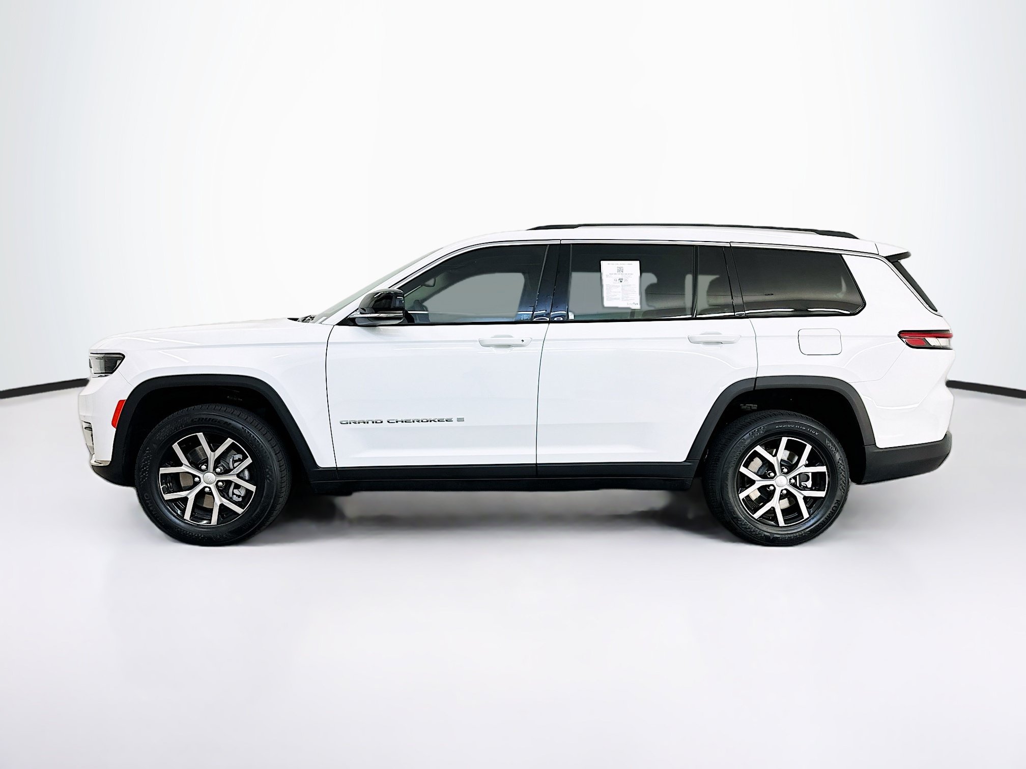 Used 2023 Jeep Grand Cherokee L Limited AWD/4WD image 4