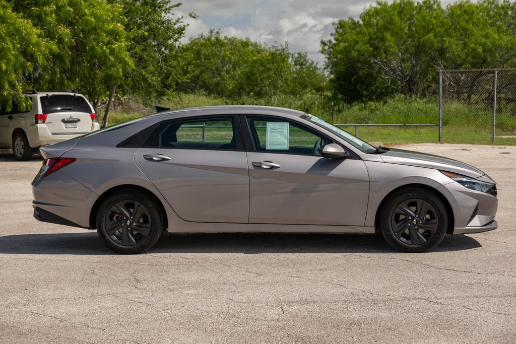 Used 2023 Hyundai Elantra SEL w/ Cargo Package FWD image 9