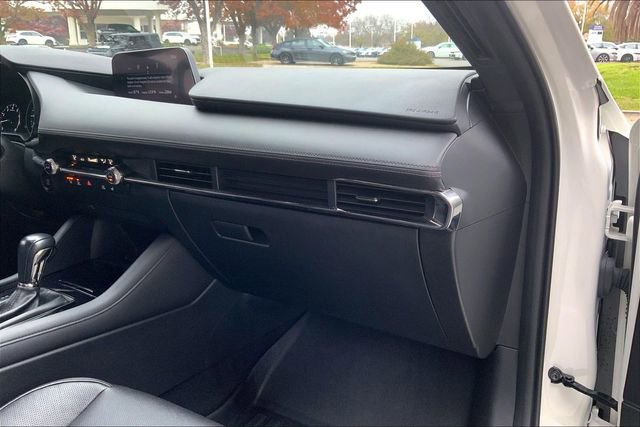 Used 2019 MAZDA MAZDA3 Hatchback w/ Premium Package image 16