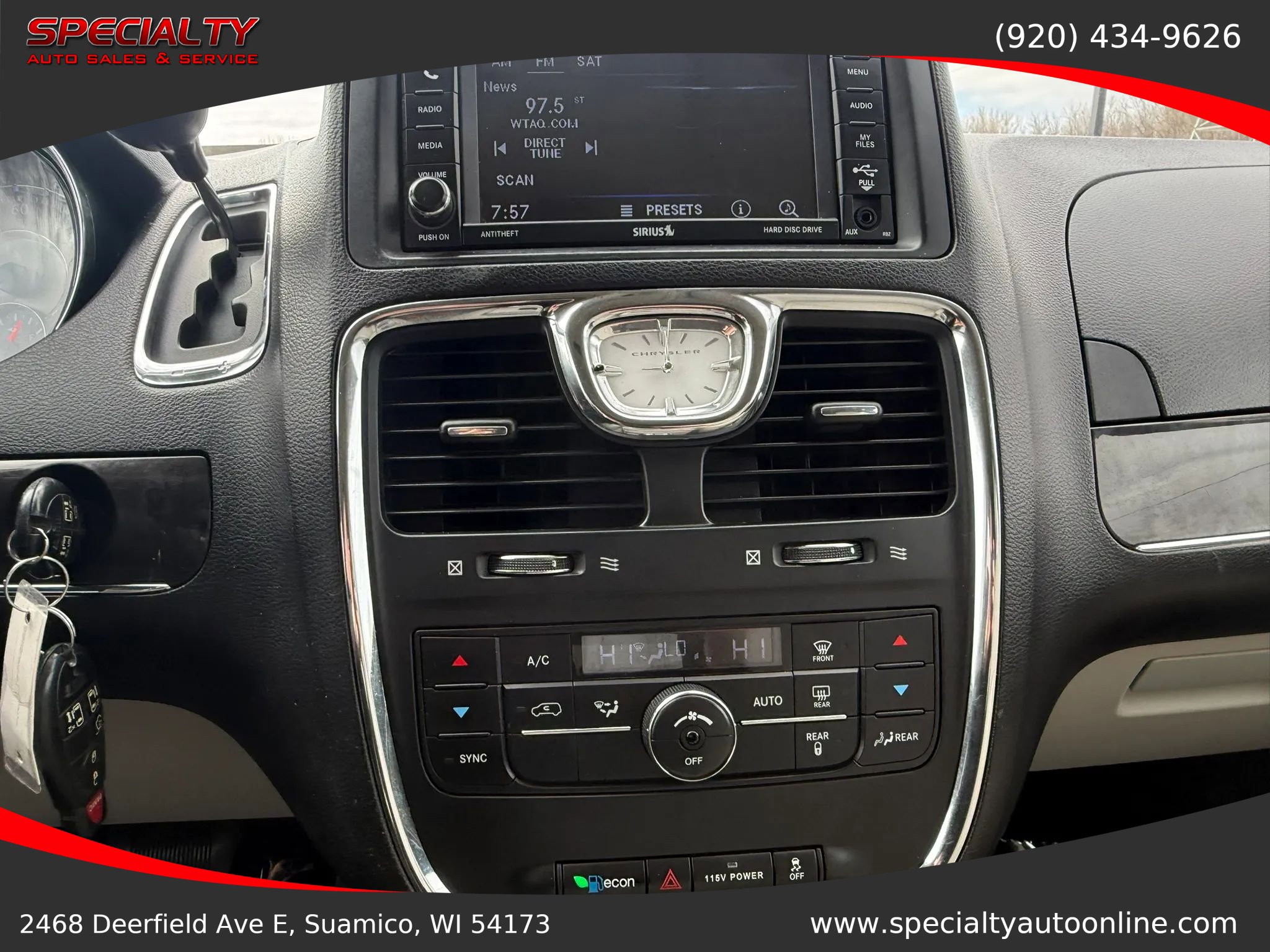 Used 2013 Chrysler Town & Country Touring FWD image 25