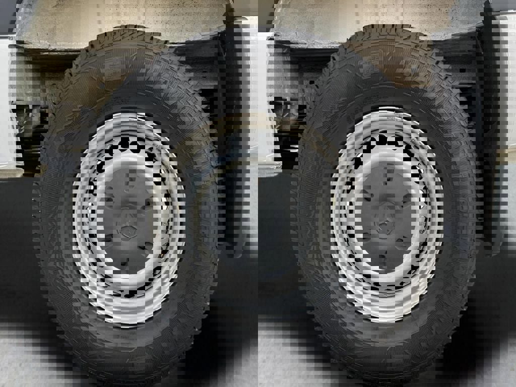 Used 2022 Mercedes-Benz Sprinter 144 Cargo image 29